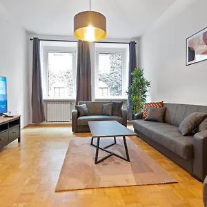 https://flatista-homes-old-town.getmunichhotels.com